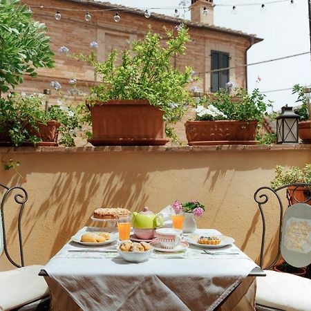B&B La Finestra Sul Campanile Montecosaro  Екстериор снимка