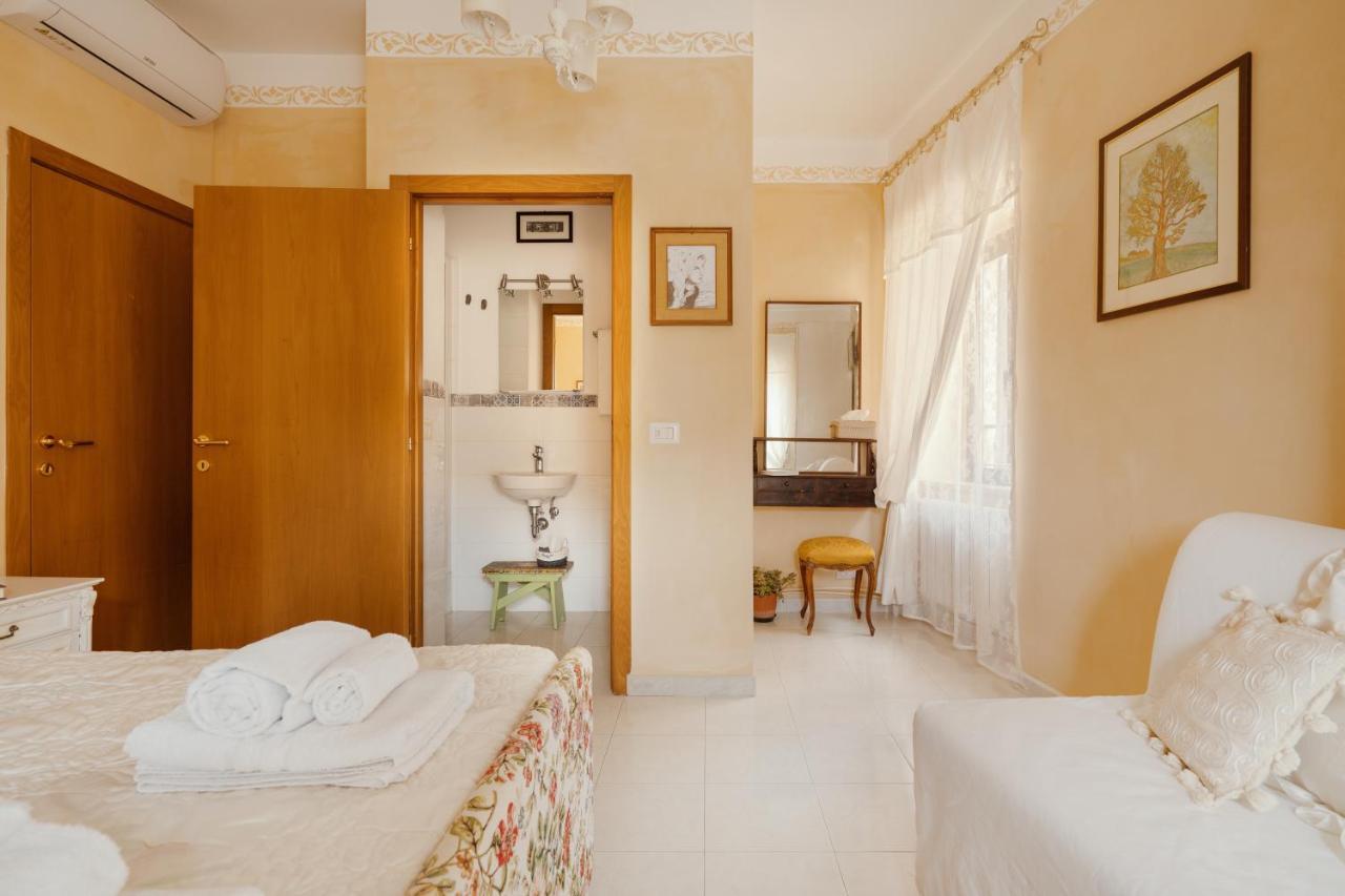 B&B La Finestra Sul Campanile Montecosaro  Екстериор снимка