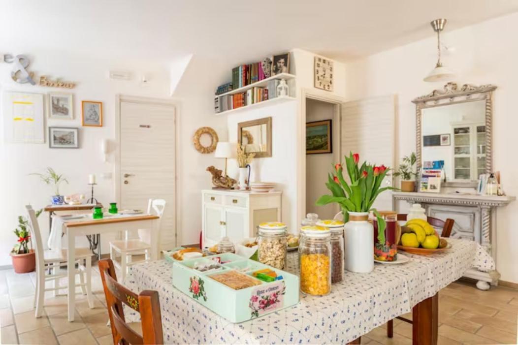 B&B La Finestra Sul Campanile Montecosaro  Екстериор снимка